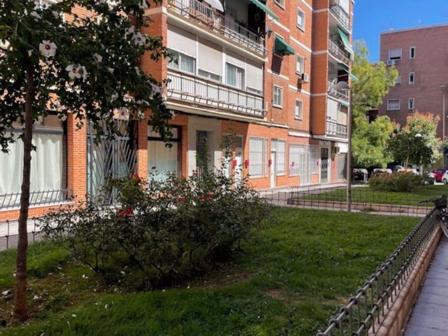 מדריד Nuevo Y Confortable Apartamento En Vista Alegre מראה חיצוני תמונה