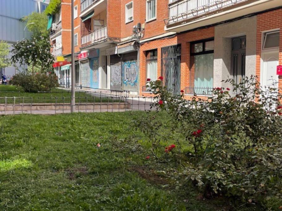 מדריד Nuevo Y Confortable Apartamento En Vista Alegre מראה חיצוני תמונה